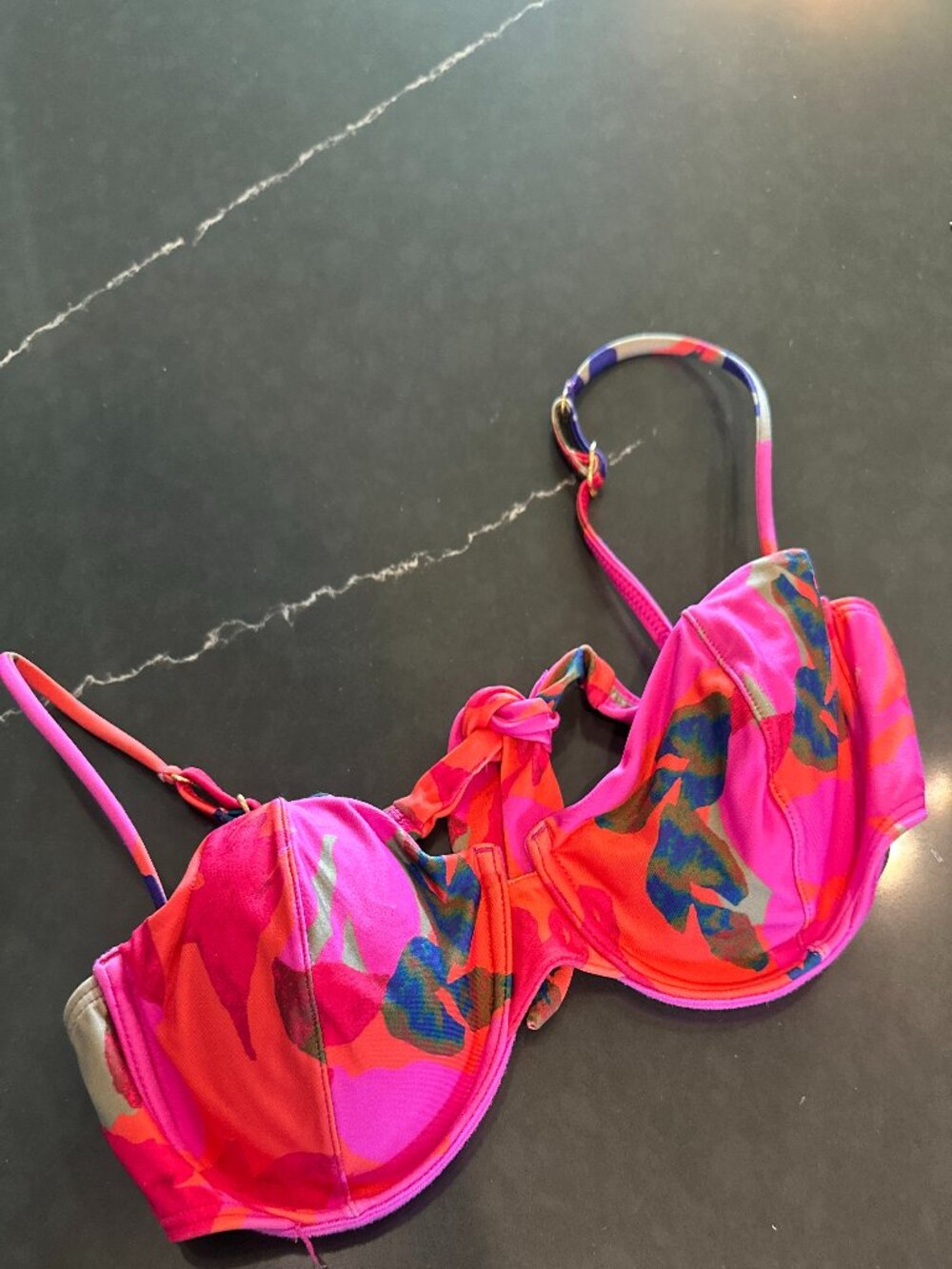 bikini top size M